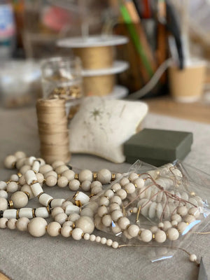 Fournitures pour la fabrication de bijoux en perles.